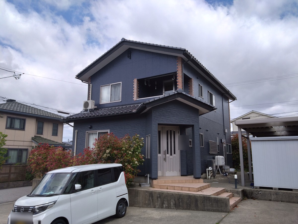 施工後の正面外観（能美市和光台 T様邸）