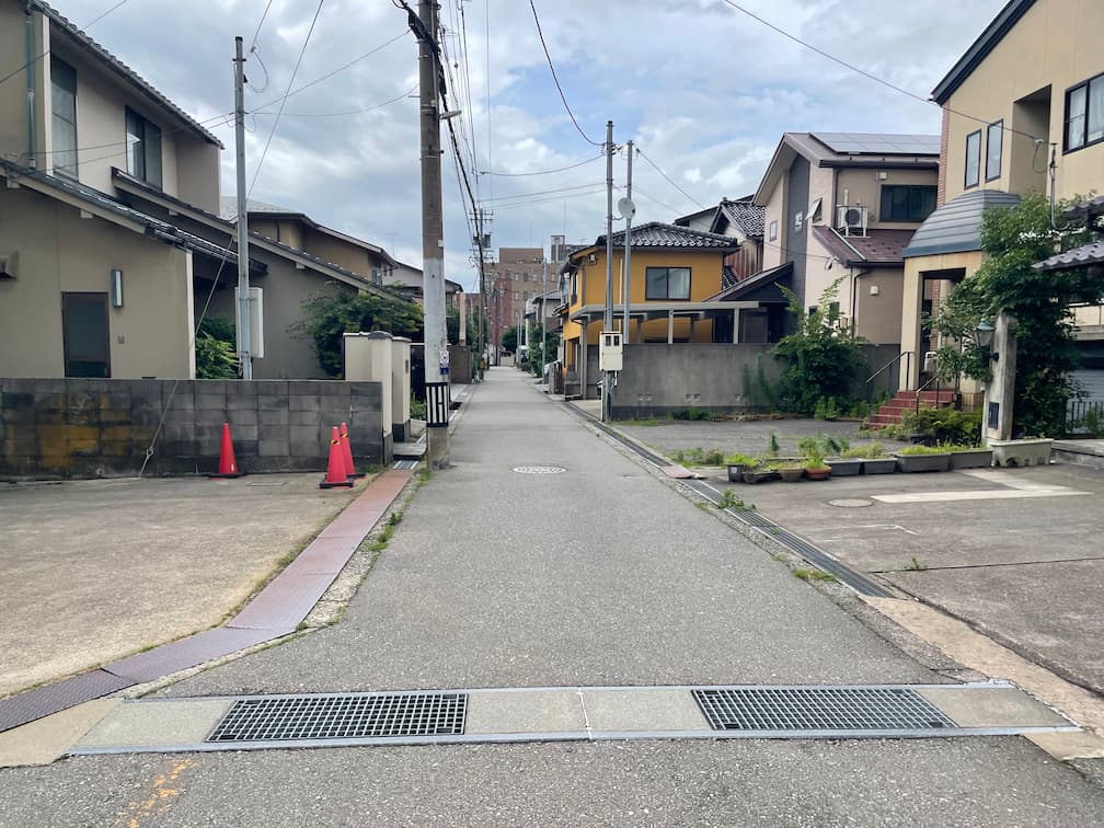 東面道路